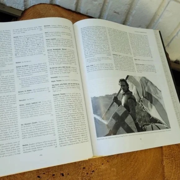 Oxford Companion to Shakespeare - Picture 7 of 9